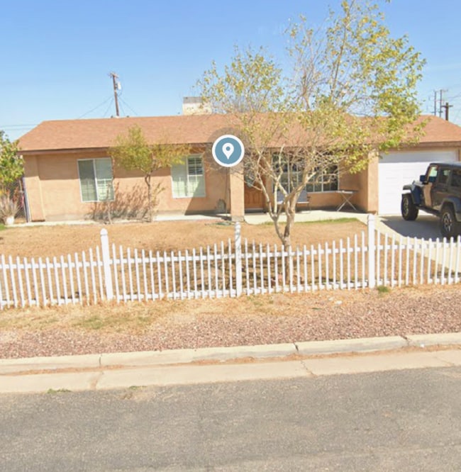 property at 264 E Barbara St