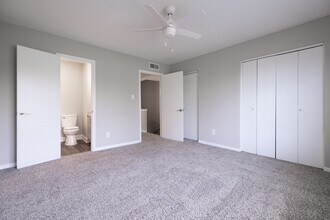Signature at Southfield Apartments in Shreveport, LA - Building Photo - Interior Photo