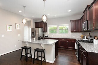 1135 Metropolitan Dr in Durham, NC - Building Photo - Building Photo