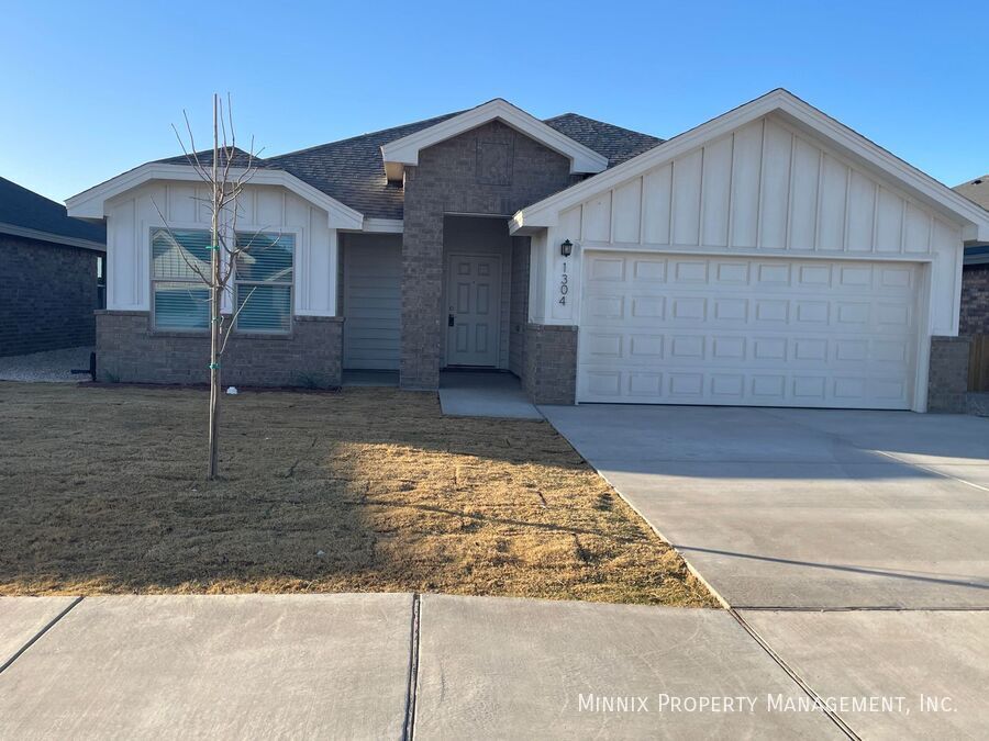 1304 Bajada St in Midland, TX - Building Photo
