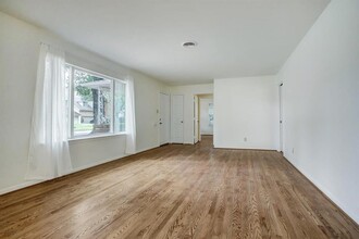 3807 Murworth Dr in Houston, TX - Building Photo - Building Photo