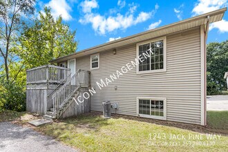 1243 Jack Pine Way in Kalamazoo, MI - Building Photo - Building Photo