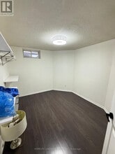 5932 Hemingway Rd in Mississauga, ON - Building Photo - Building Photo