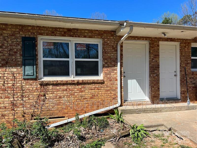 2320 Shade Tree St in Connelly Springs, NC - Building Photo