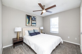 Crystal Lake in Pensacola, FL - Foto de edificio - Interior Photo