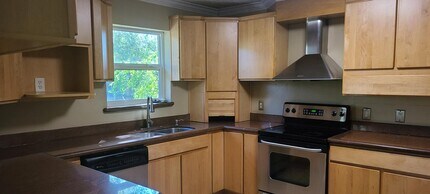 11123 Hazelhurst Dr in Houston, TX - Building Photo - Building Photo