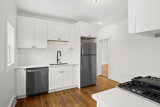 84 Fellsway E, Unit 2 in Malden, MA - Foto de edificio - Building Photo