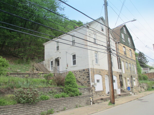 316 Beaver St, Unit 1st Floor