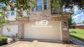 5127 Prosperity Cir in Houston, TX - Building Photo