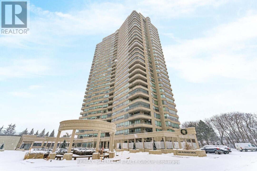 1480 Riverside Dr. in Ottawa, ON - Building Photo