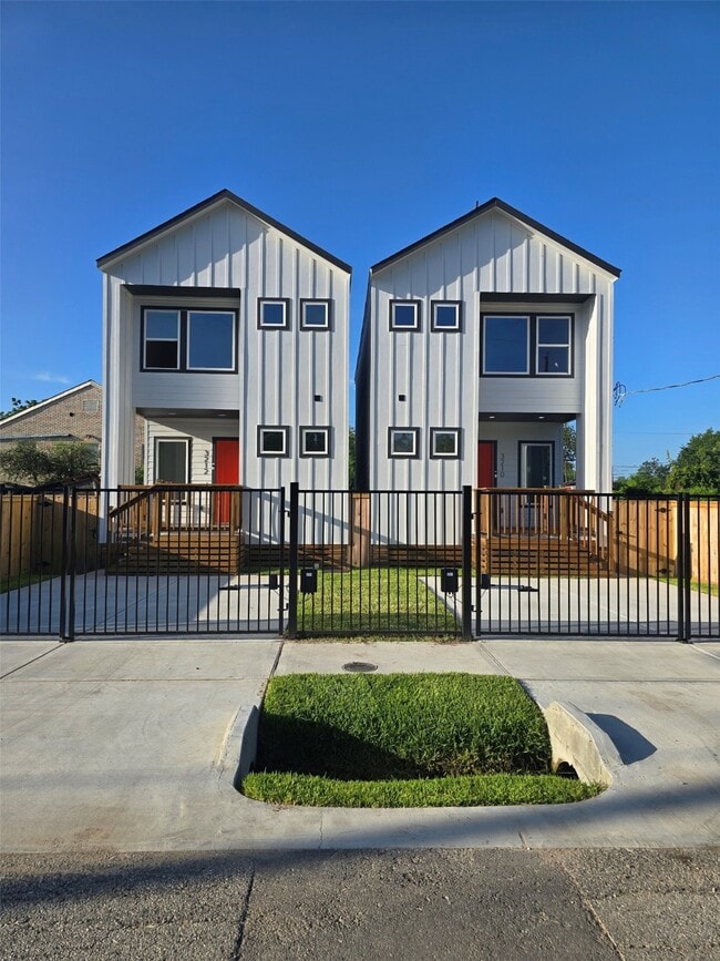 property at 3212 Retta St