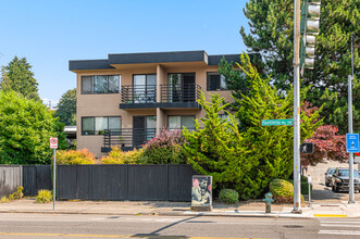 5454 Fauntleroy Way SW in Seattle, WA - Building Photo - Building Photo