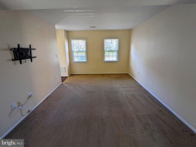 8331 Moline Pl in Springfield, VA - Building Photo - Building Photo