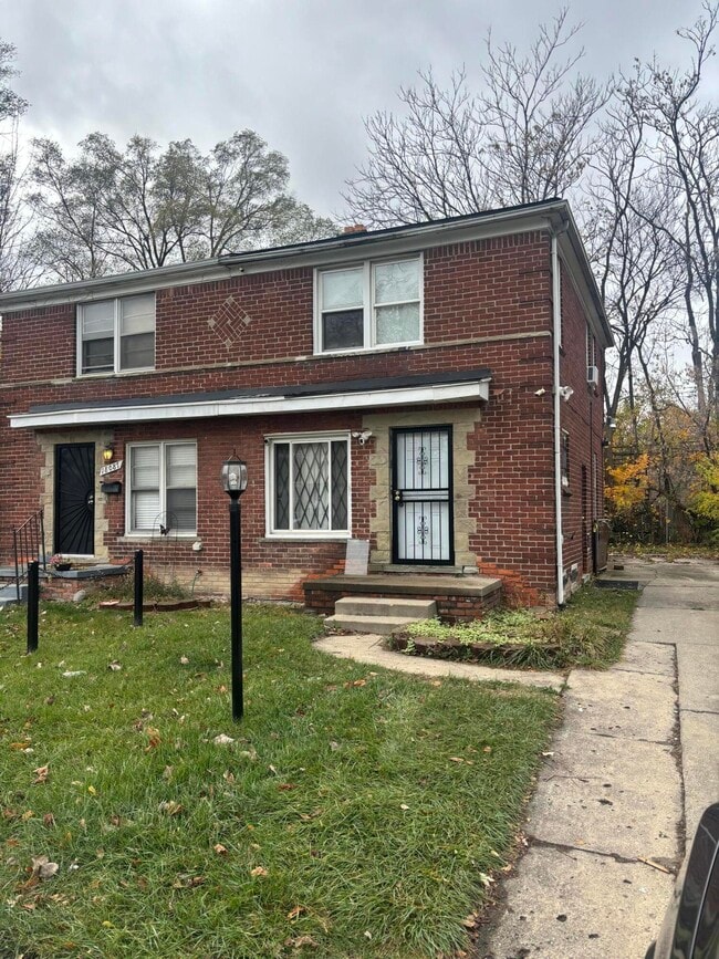 18089 Schaefer Hwy