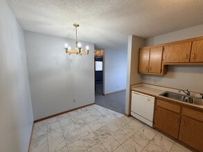 Birch Street Townhomes in North Branch, MN - Building Photo - Building Photo