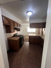 1036 S Noyes Ct in Visalia, CA - Building Photo - Building Photo