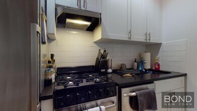 313 E 93rd St in New York, NY - Building Photo - Building Photo