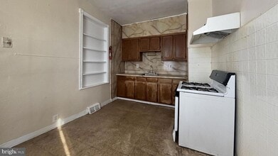 5471 Delancey St in Philadelphia, PA - Foto de edificio - Building Photo