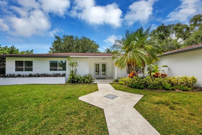 13840 SW 74th Ave in Palmetto Bay, FL - Building Photo - Building Photo