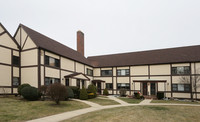 Cherry Valley in Garden City, NY - Foto de edificio - Building Photo