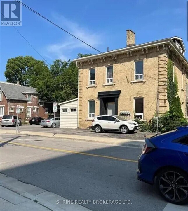 106 Kent St in London, ON - Building Photo