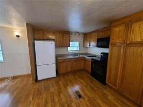 21711 NW 7th Ct in Pembroke Pines, FL - Building Photo - Building Photo