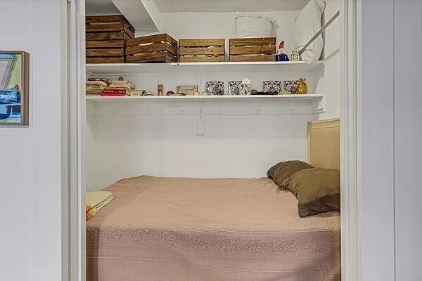 333 W 56th St in New York, NY - Building Photo