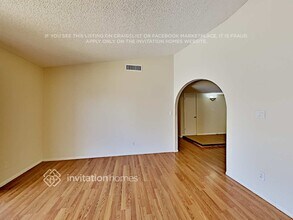 246 W Kristal Way in Phoenix, AZ - Foto de edificio - Building Photo