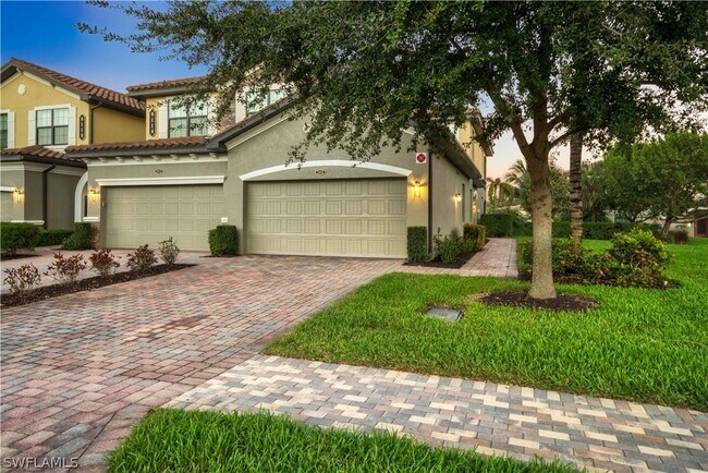 9118 Prima Way in Naples, FL - Foto de edificio - Building Photo