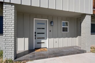 6104 Reicher Dr in Austin, TX - Building Photo - Building Photo