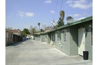 6916 Emil Ave in Bell Gardens, CA - Foto de edificio - Building Photo