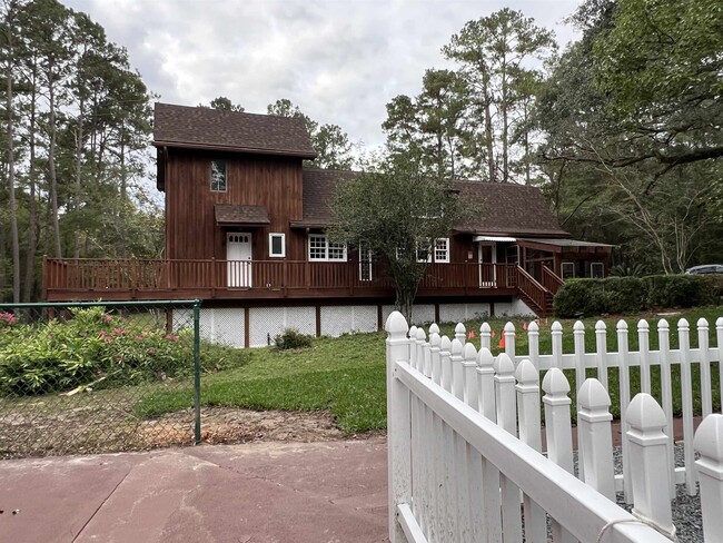 1938 Victor Brown Rd in Tallahassee, FL - Building Photo - Building Photo