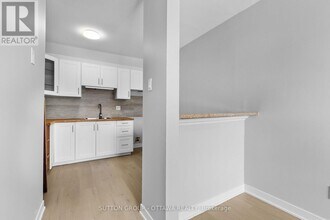 2939 Fairlea Cres in Ottawa, ON - Building Photo - Building Photo