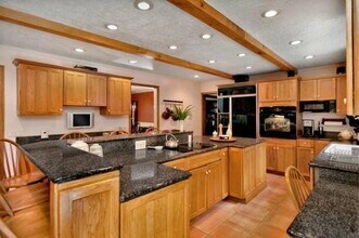 38 Sturges Cmns in Westport, CT - Building Photo - Building Photo