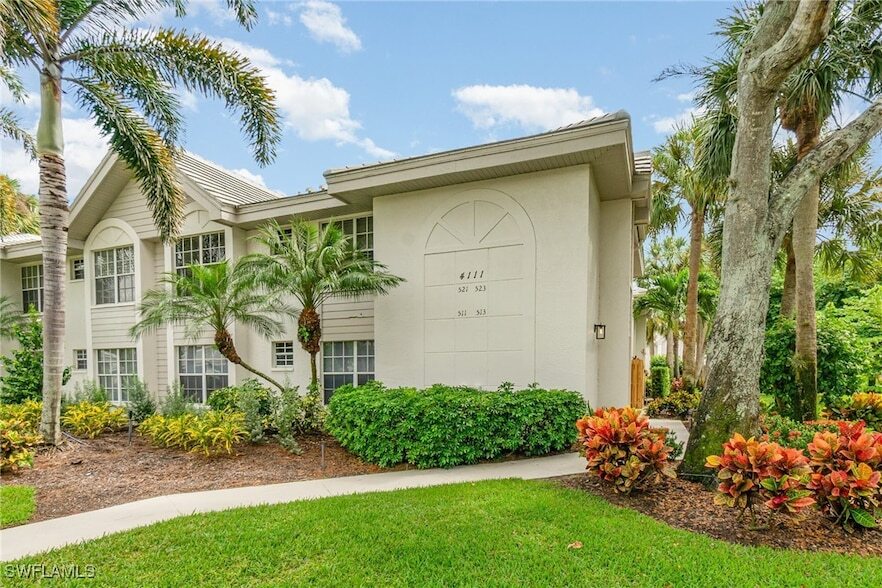 4111 Lake Forest Dr, Unit 523 in Bonita Springs, FL - Building Photo
