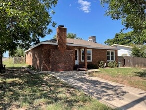 221 34th St in Snyder, TX - Building Photo - Building Photo