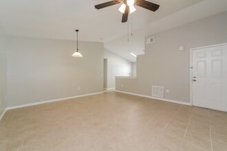 326 Daniels Pointe Dr in Winter Garden, FL - Building Photo - Building Photo