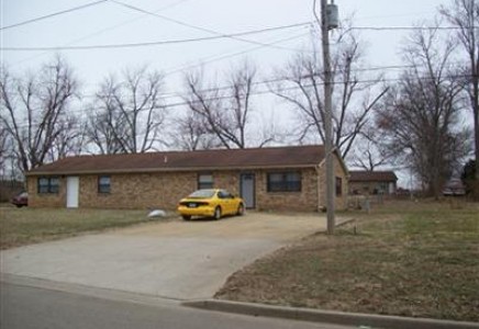 818 Weber in Farmington, MO - Foto de edificio