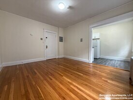 165 Park Dr, Unit 30 in Boston, MA - Building Photo