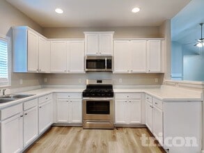 7802 Bluefin Trail in Union City, GA - Foto de edificio - Building Photo