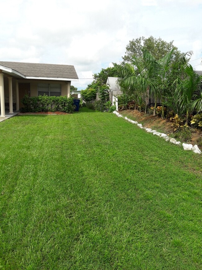 5708 2nd St W in Bradenton, FL - Building Photo - Building Photo