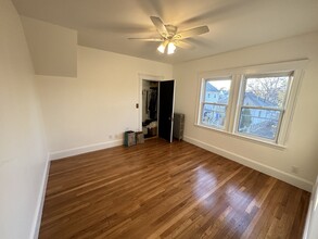 17 Dwyer Cir, Unit #2 in Medford, MA - Building Photo - Building Photo