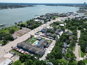 Pelican Reef Apartments in Seabrook, TX - Foto de edificio - Building Photo