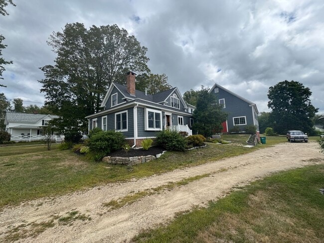 597 Portland St in Rochester, NH - Building Photo - Building Photo