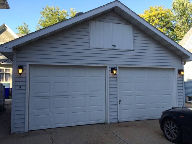 124 W Atlantic St in Appleton, WI - Building Photo - Building Photo