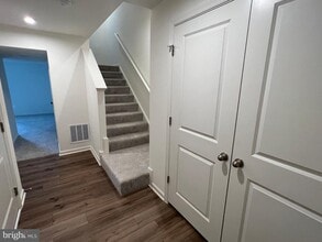 211 Clifton Mnr in Falling Waters, WV - Building Photo - Building Photo