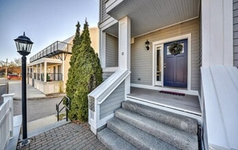 11 Abbey Rd in Brunswick, ME - Building Photo - Building Photo