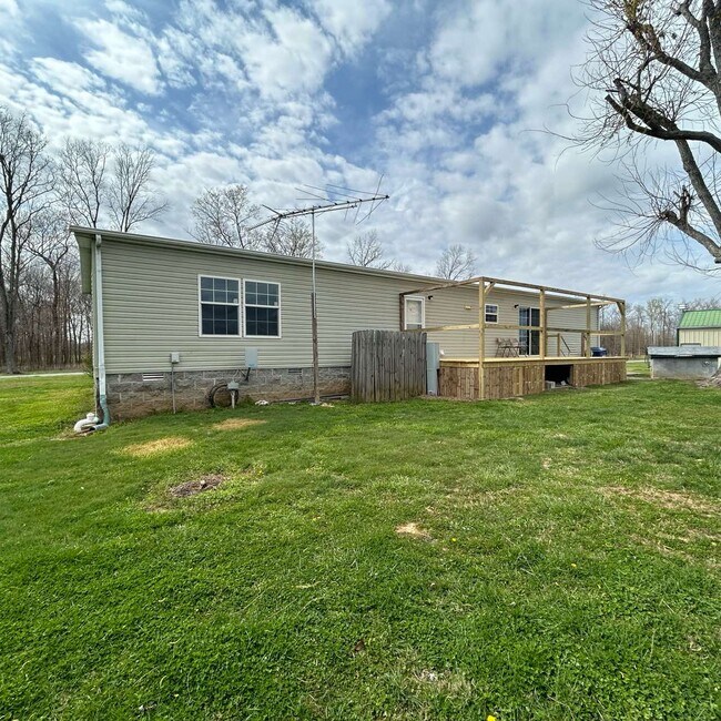 2310 Beeker Rd in Pembroke, KY - Building Photo - Building Photo
