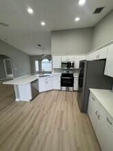 137 Ortega Pl in North Port, FL - Building Photo - Building Photo