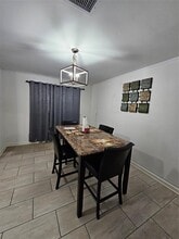 11330 Carvel Ln in Houston, TX - Building Photo - Building Photo